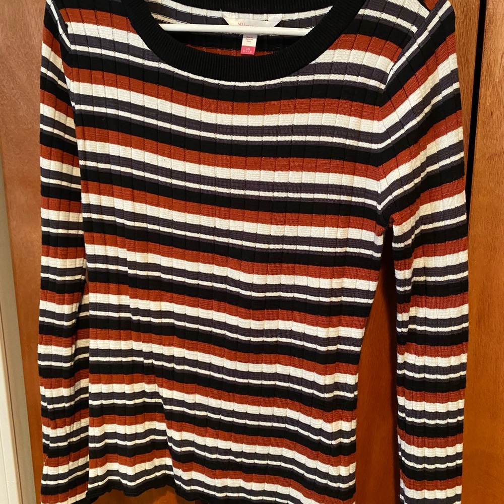 3 different knit top for 1 price.